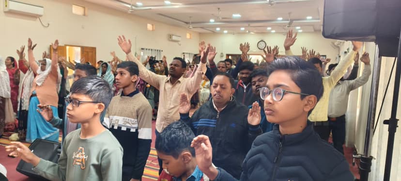 Youthful congregation worship