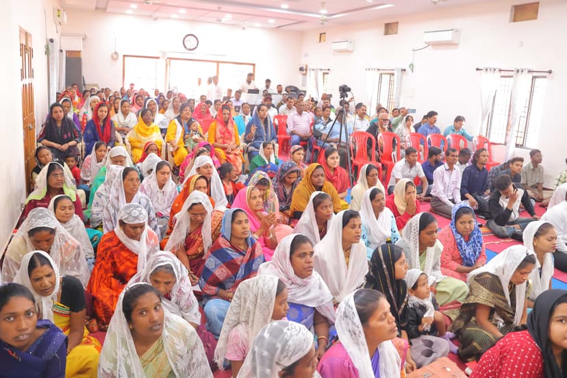 Large congregation gathering